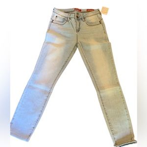 GUESS brand new jeans tags on, size 29